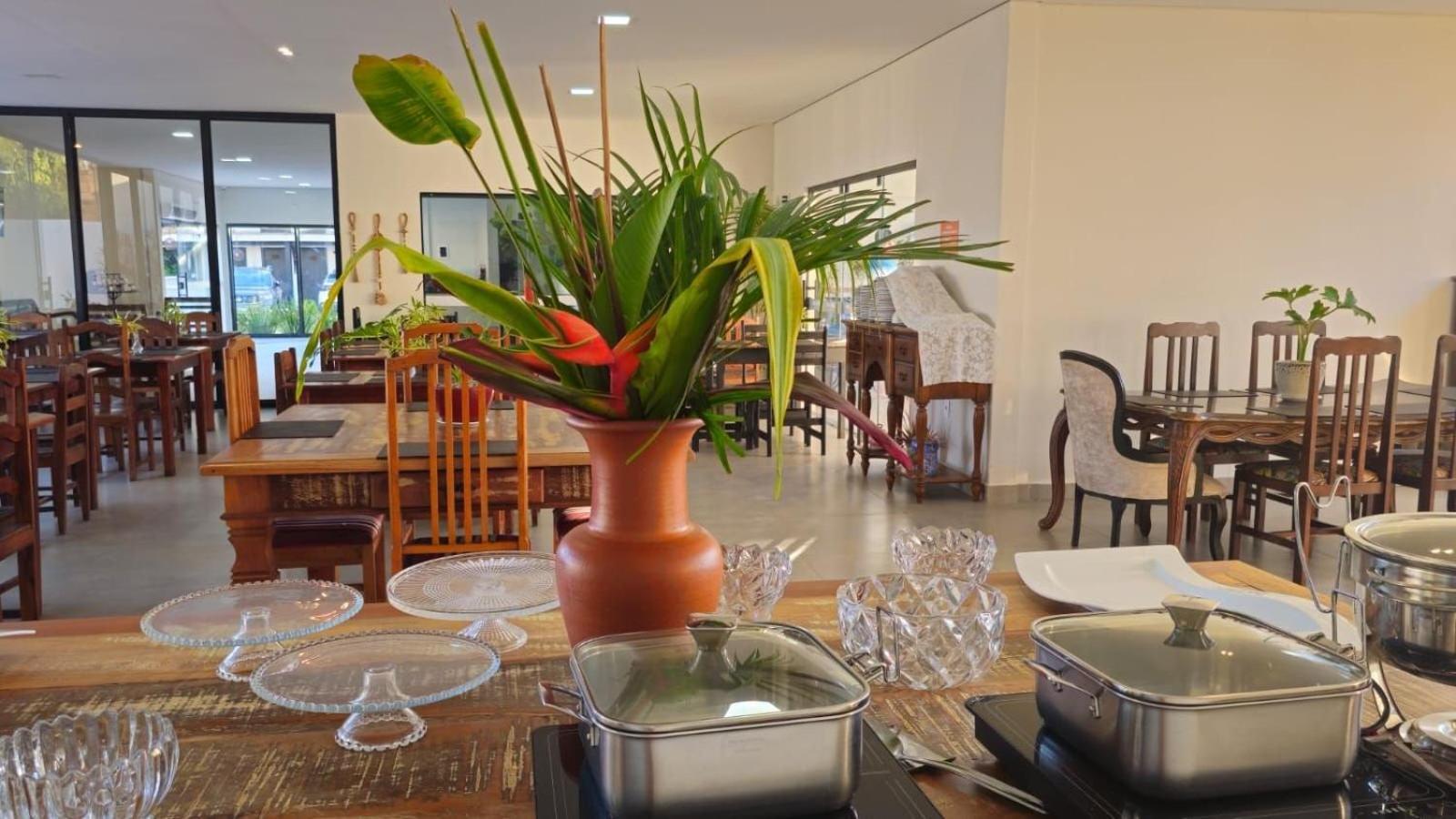 O Beira Mar Praia Hotel Esta Localizado Na Orla, Na Praia De Taperapuan, Cafe Incluso, Wi-Fi 500Mb, Piscinas, Estacionamento Privativo, Ar Condicionado Split, Smart Tv, Frigobar, Porto Seguro Buitenkant foto